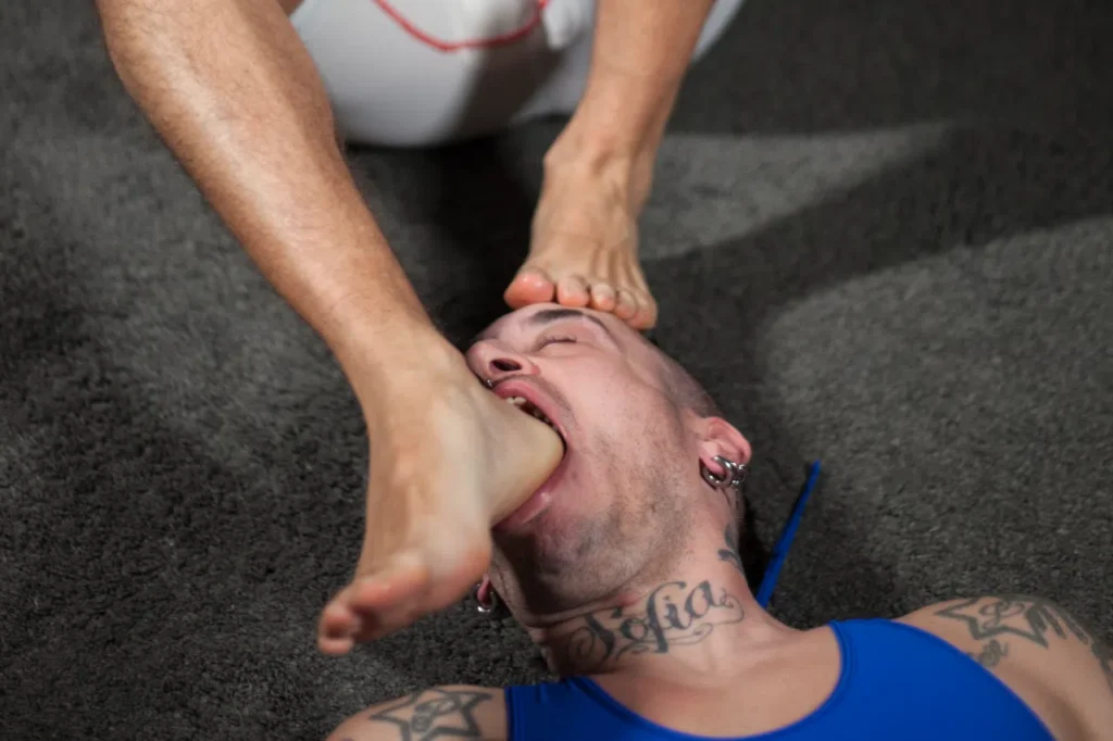 alessandro_master_giacon_feet_work_4469_bdsm_pratic 1